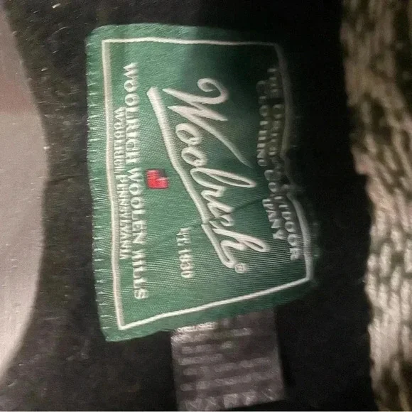 Green Woolrich Snowflake Beanie - Picture 3 of 3